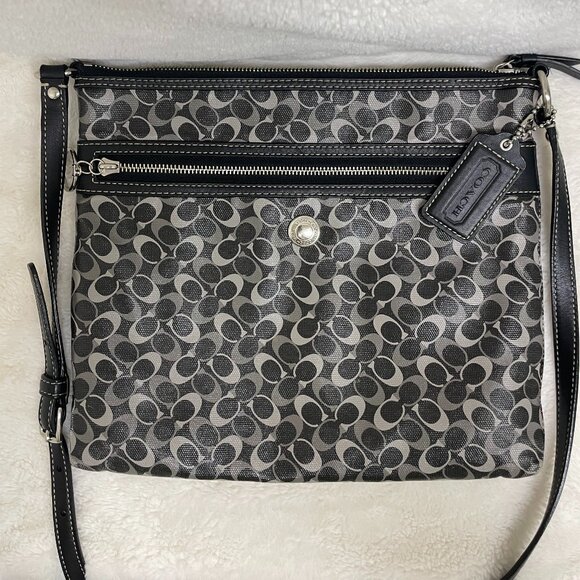 2 for 1!  Coach Chelsea Collection Crossbody w/Matching Wallet Grey/Black F17120 - Picture 2 of 15